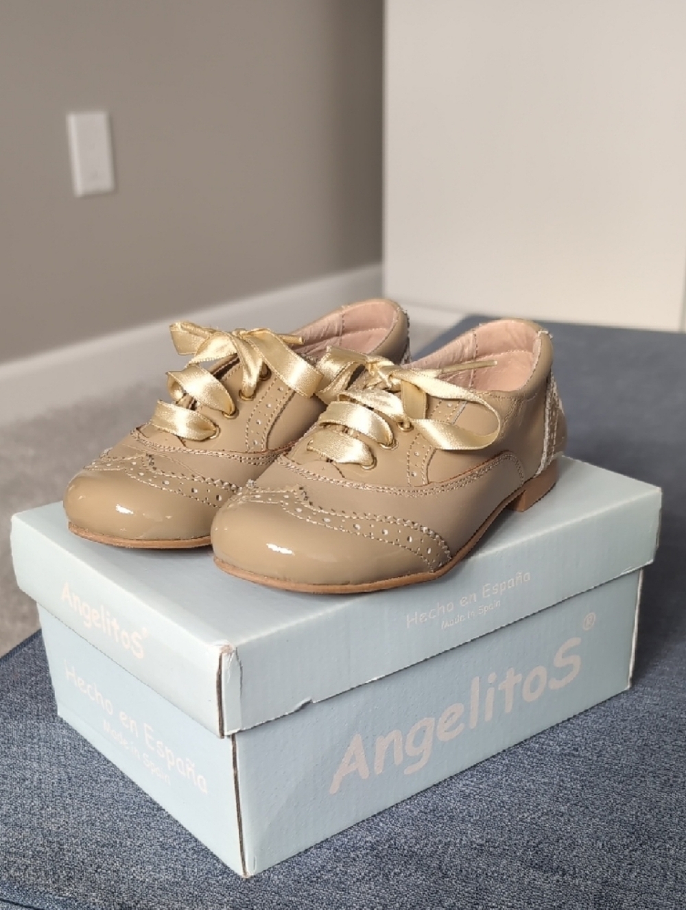 Classic Toddler Dress Shoes in Beige